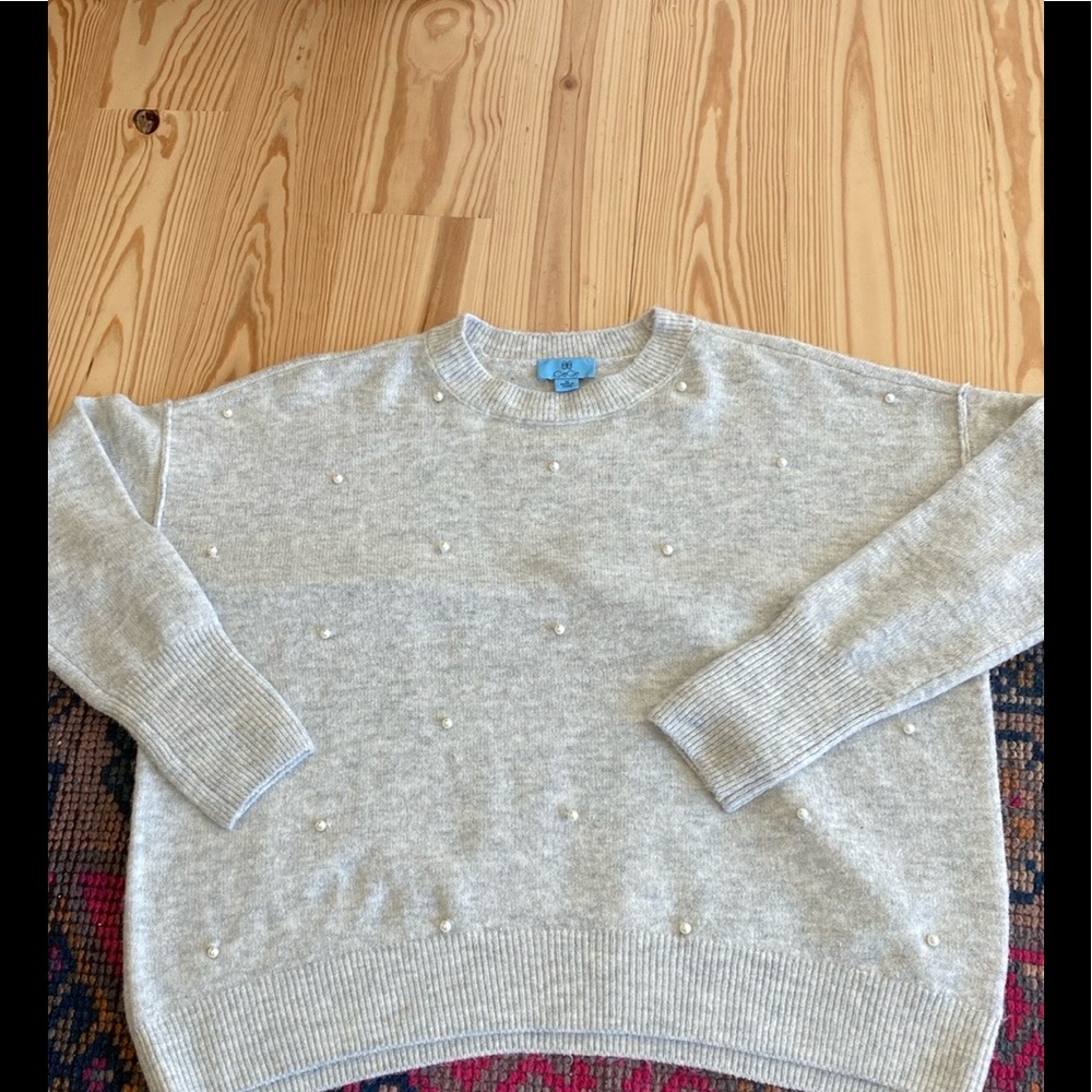 Cece Grey Crew Neck Pearl Accent long Sleeve Sweater Size Medium